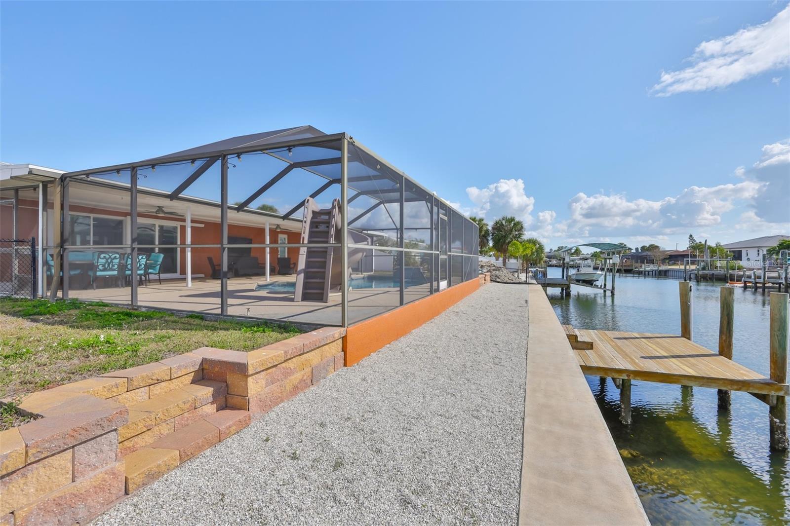 APOLLO BEACH UNIT 08 A RESUBDI - Residential