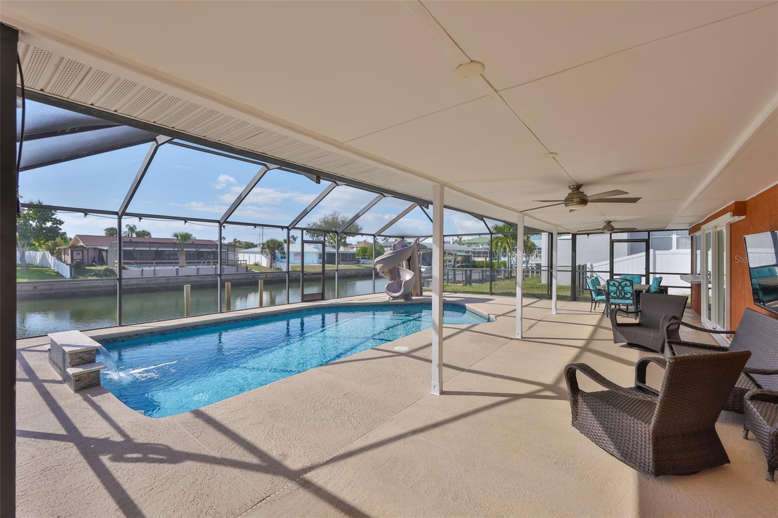 APOLLO BEACH UNIT 08 A RESUBDI - Residential