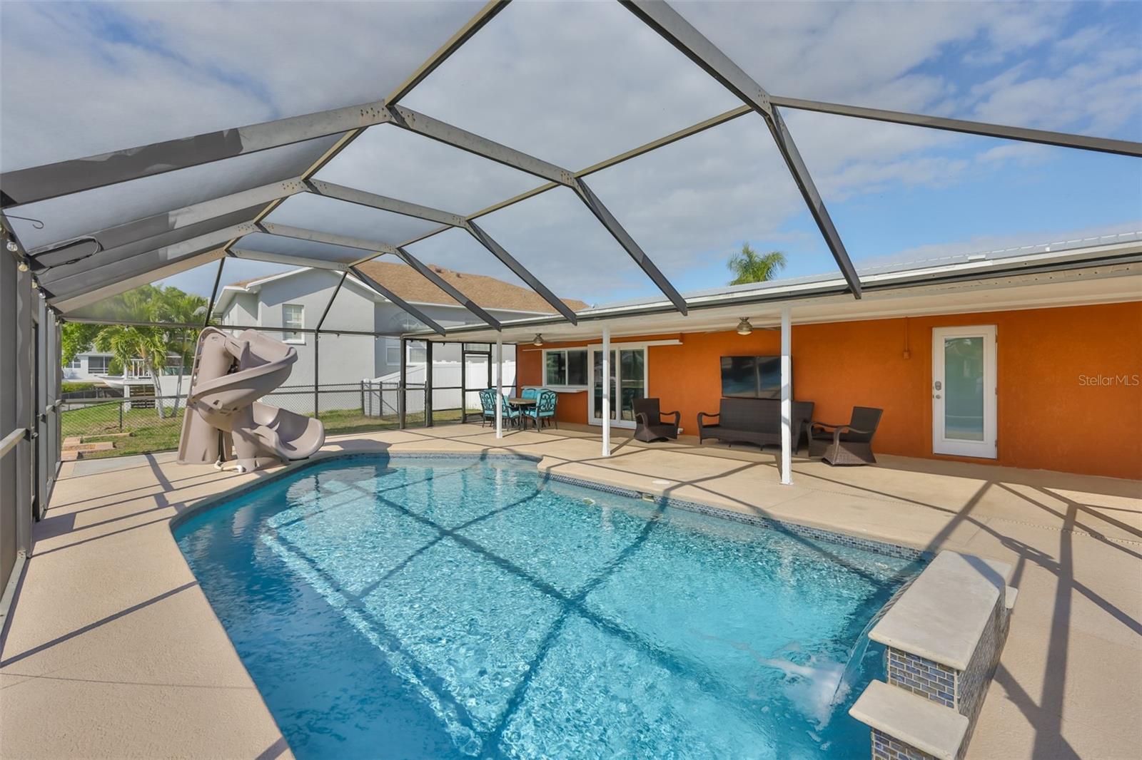 APOLLO BEACH UNIT 08 A RESUBDI - Residential