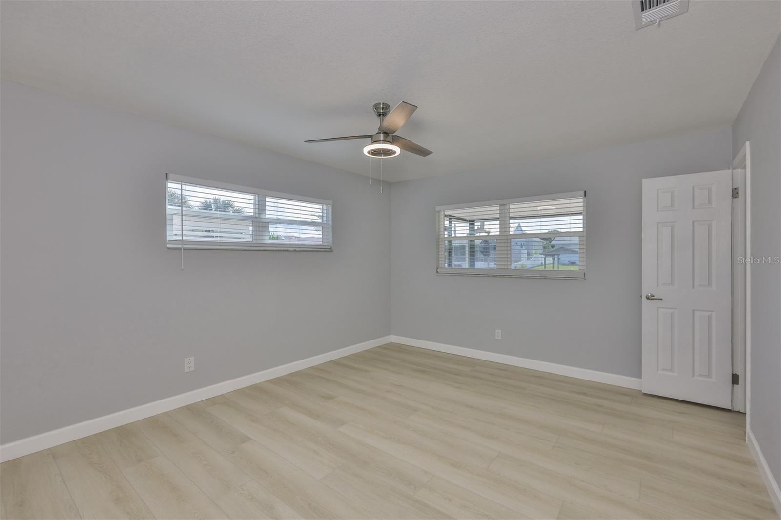 APOLLO BEACH UNIT 08 A RESUBDI - Residential