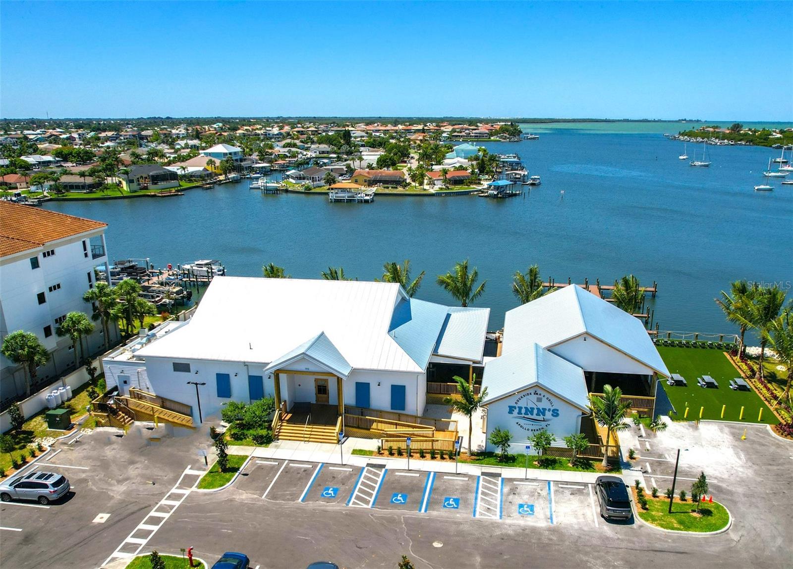 APOLLO BEACH UNIT 08 A RESUBDI - Residential