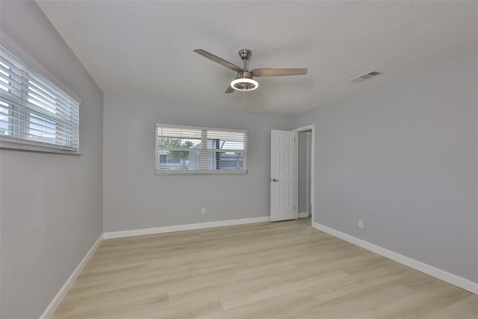 APOLLO BEACH UNIT 08 A RESUBDI - Residential