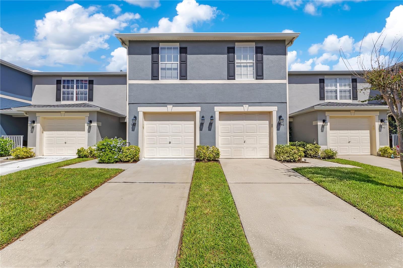 942 COQUINA ROCK STREET
