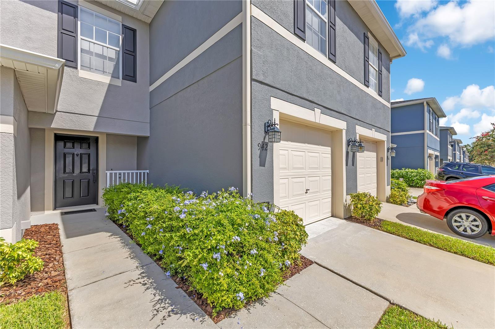 942 COQUINA ROCK STREET