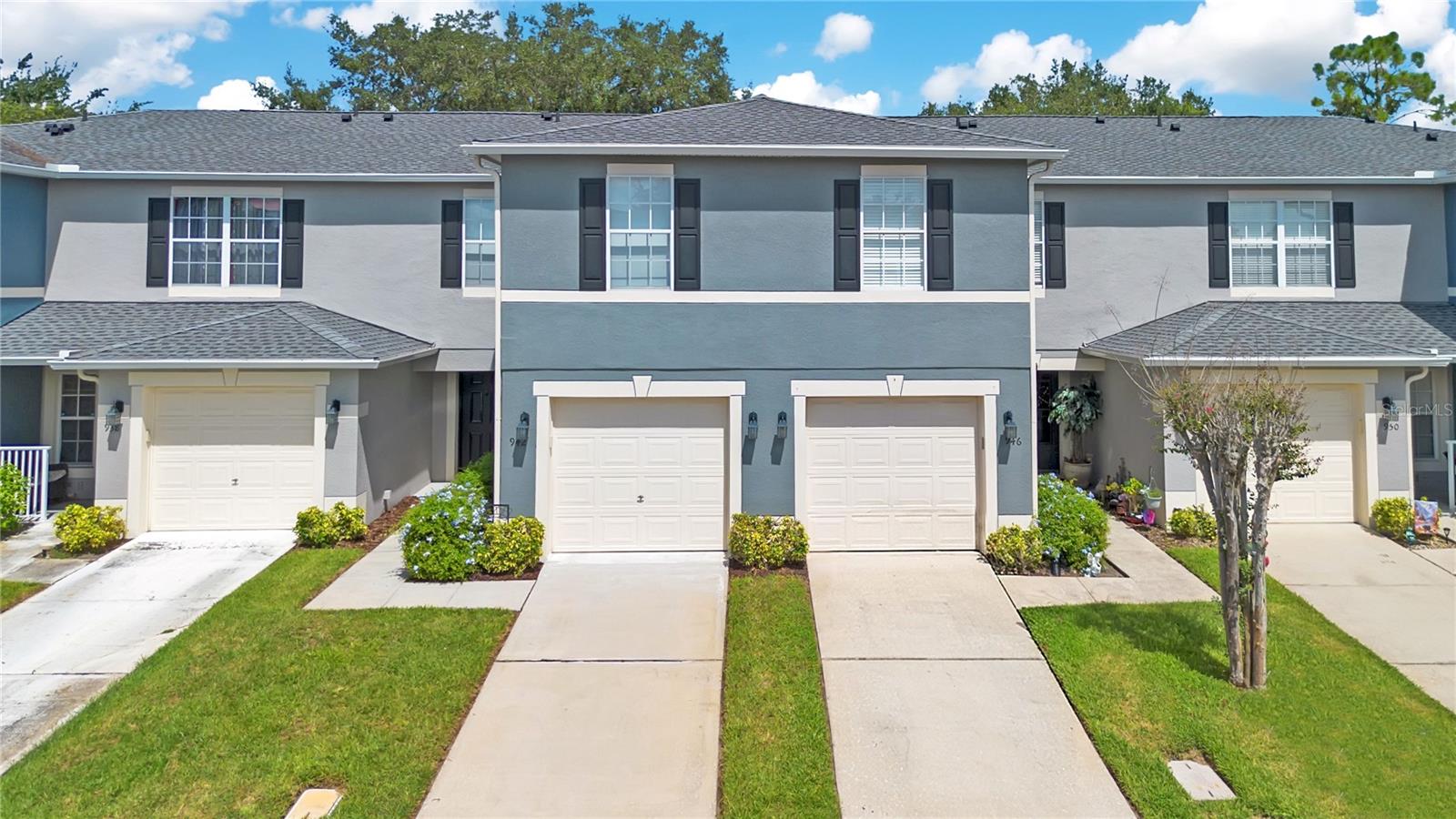 942 COQUINA ROCK STREET