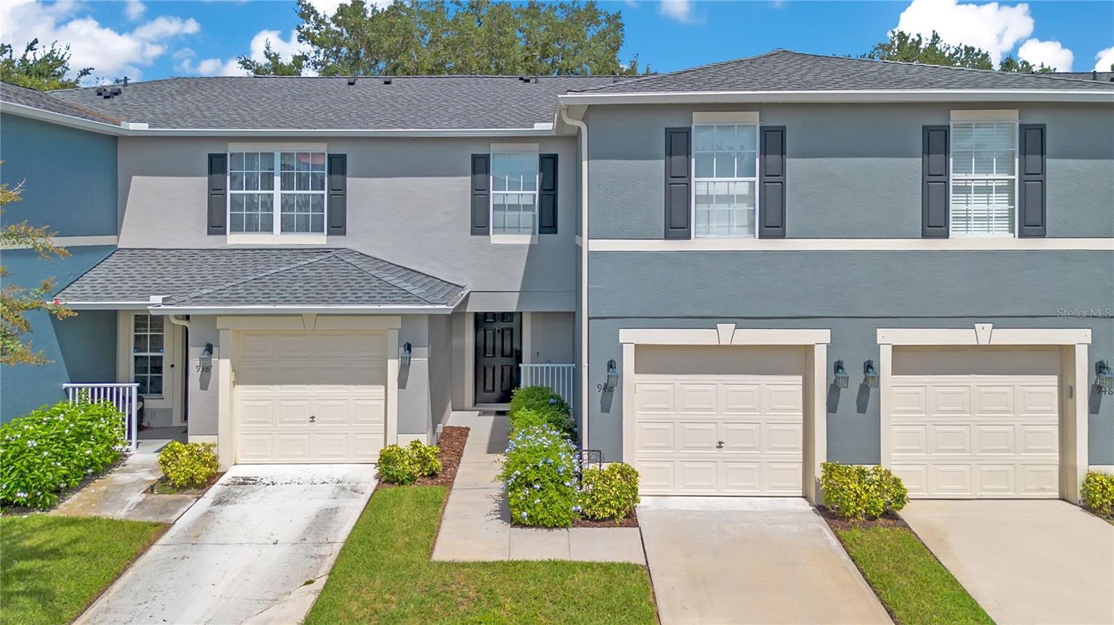 942 COQUINA ROCK STREET