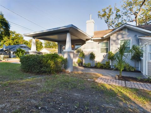 A home in LAKELAND