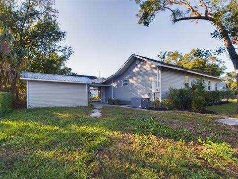 A home in LAKELAND