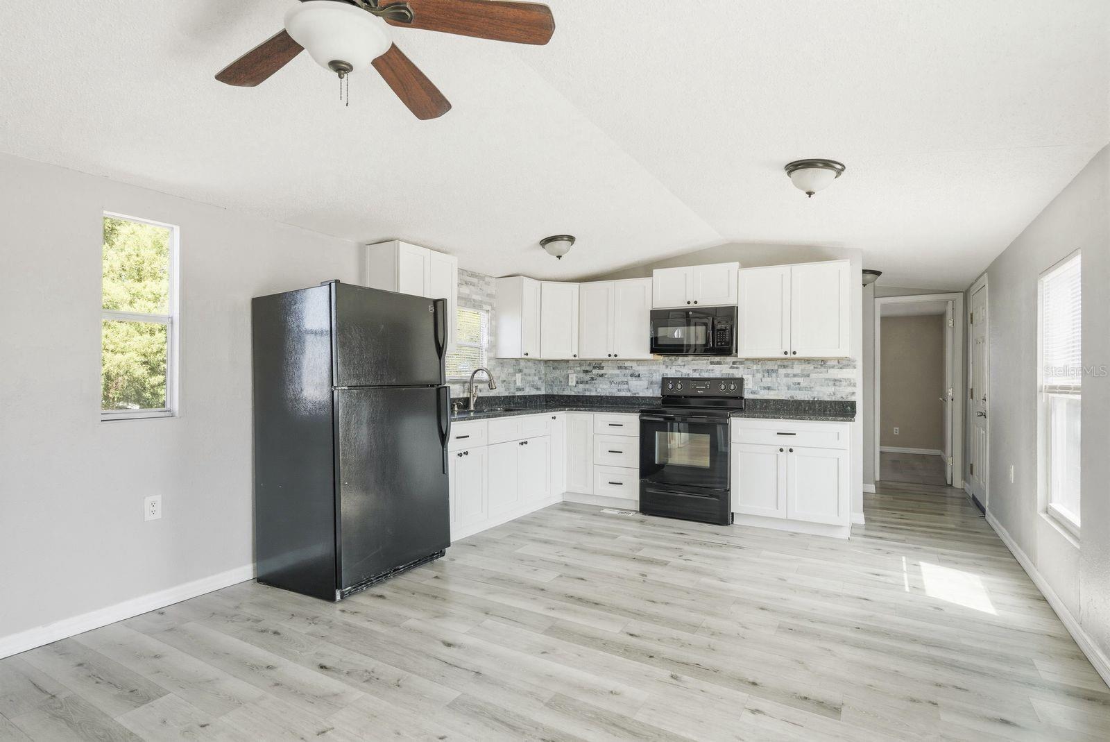VISTA DEL MAR - Residential