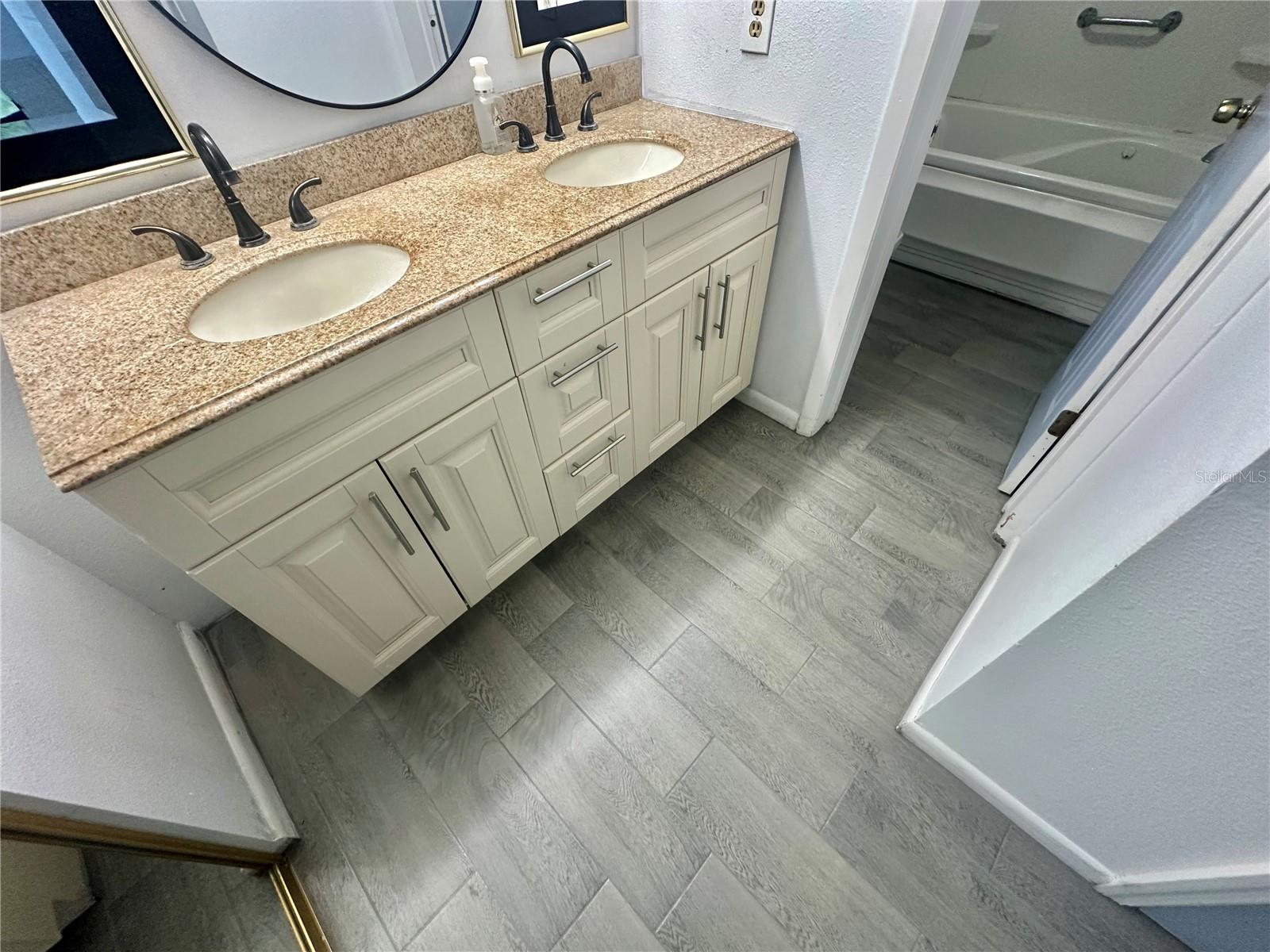 GULF ISLAND BEACH TENNIS - Residential