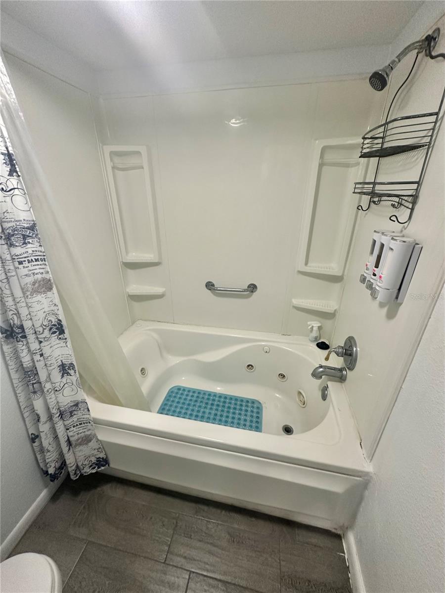 GULF ISLAND BEACH TENNIS - Residential