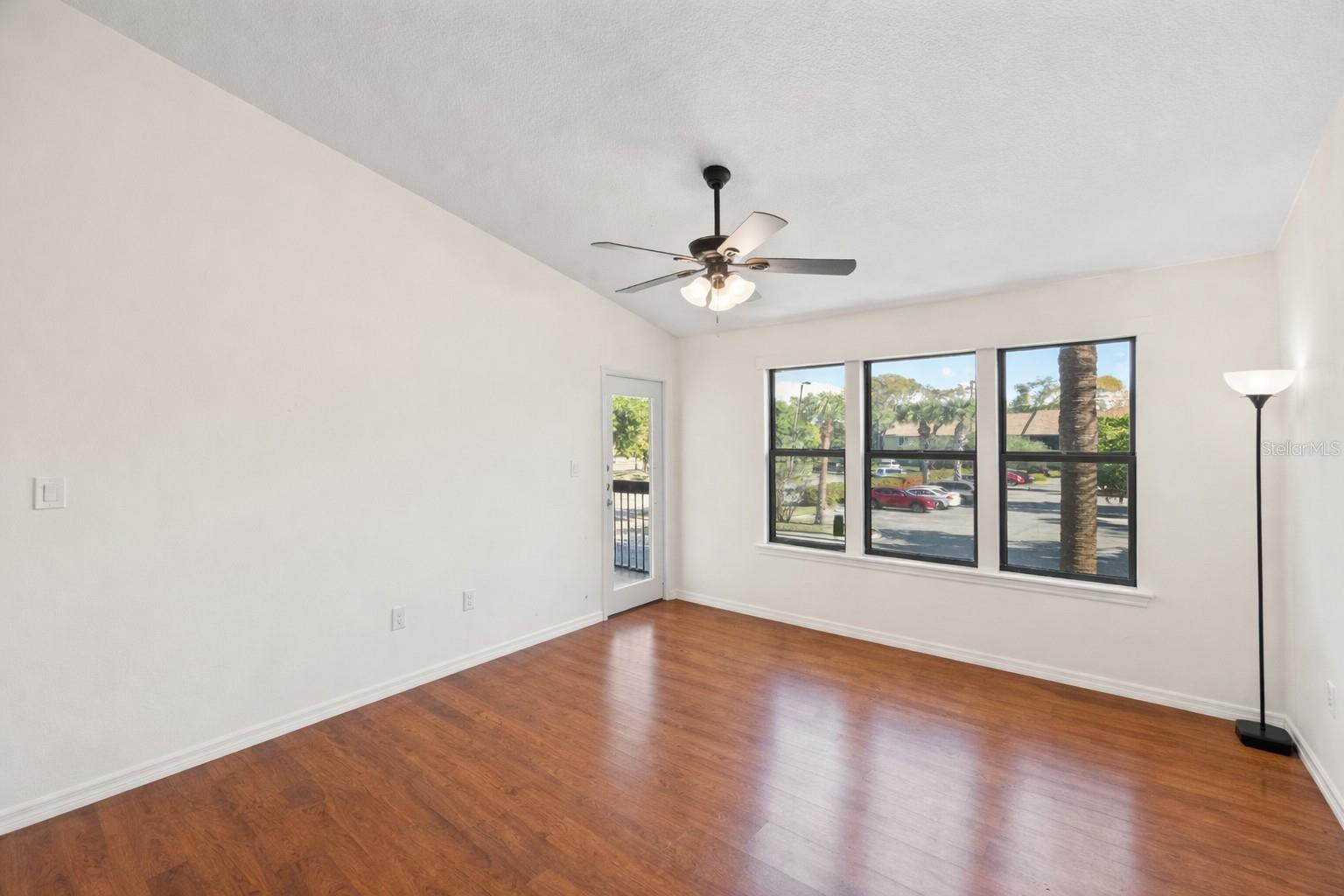 VINTAGE GRAND - Residential Lease