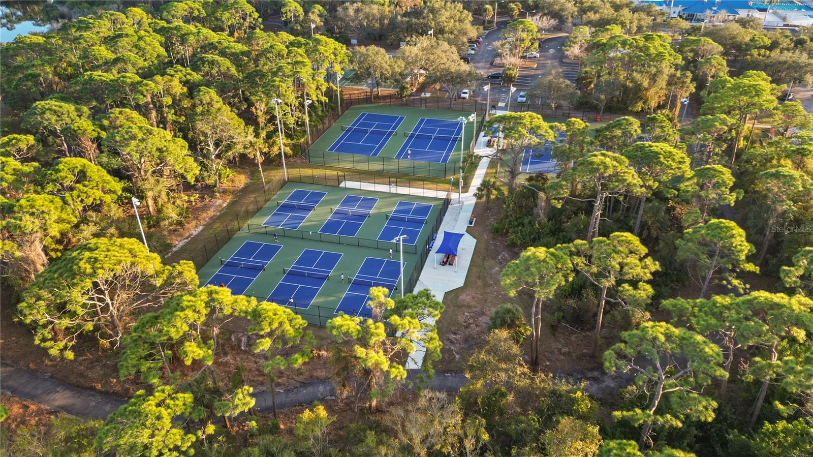 VINTAGE GRAND - Residential Lease