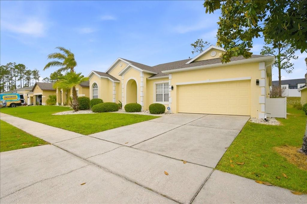 Photo of 722 Brighton Drive, Davenport, FL 33897 (MLS # O6401077)