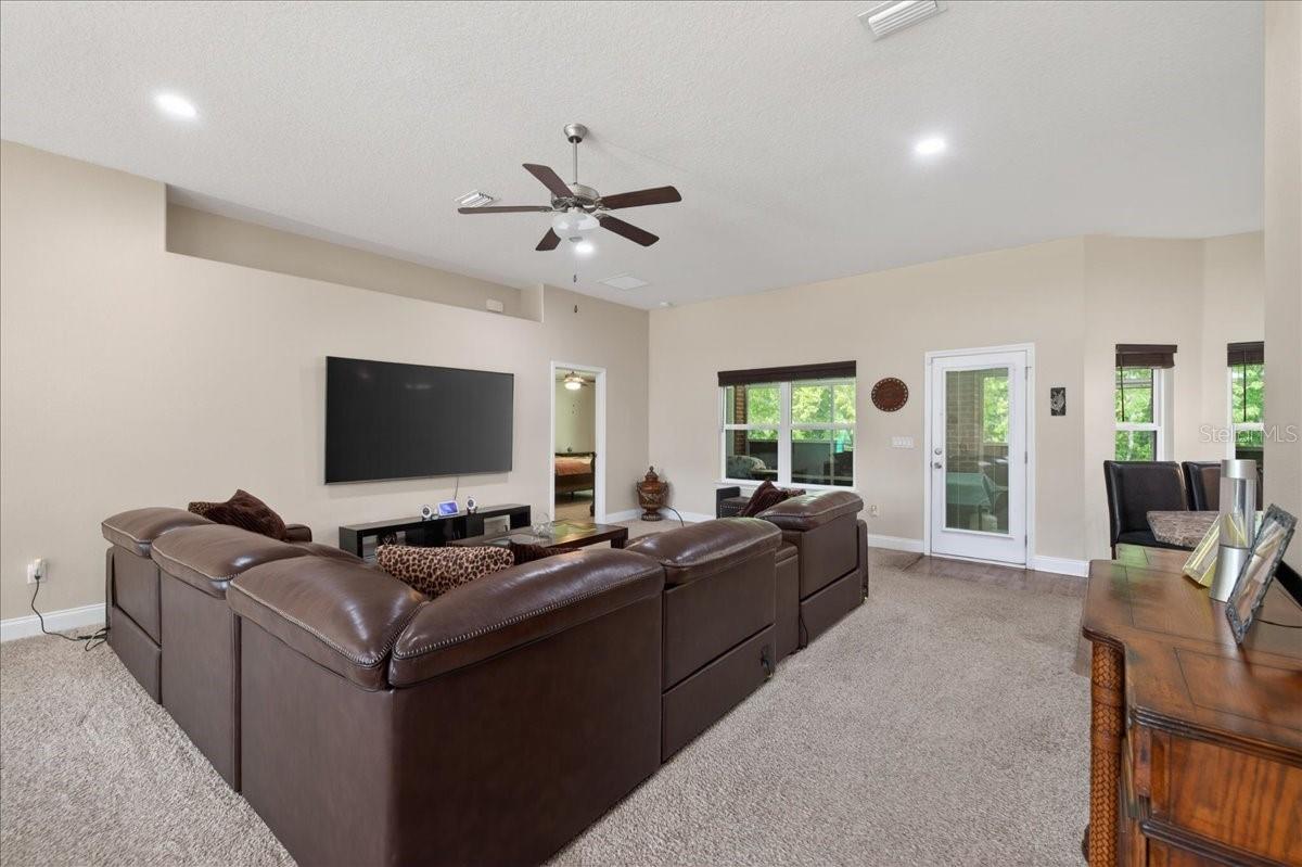 PALM COAST SECTION 65 BLOCK 00009 LOT 0017 SUBDIVI - Residential
