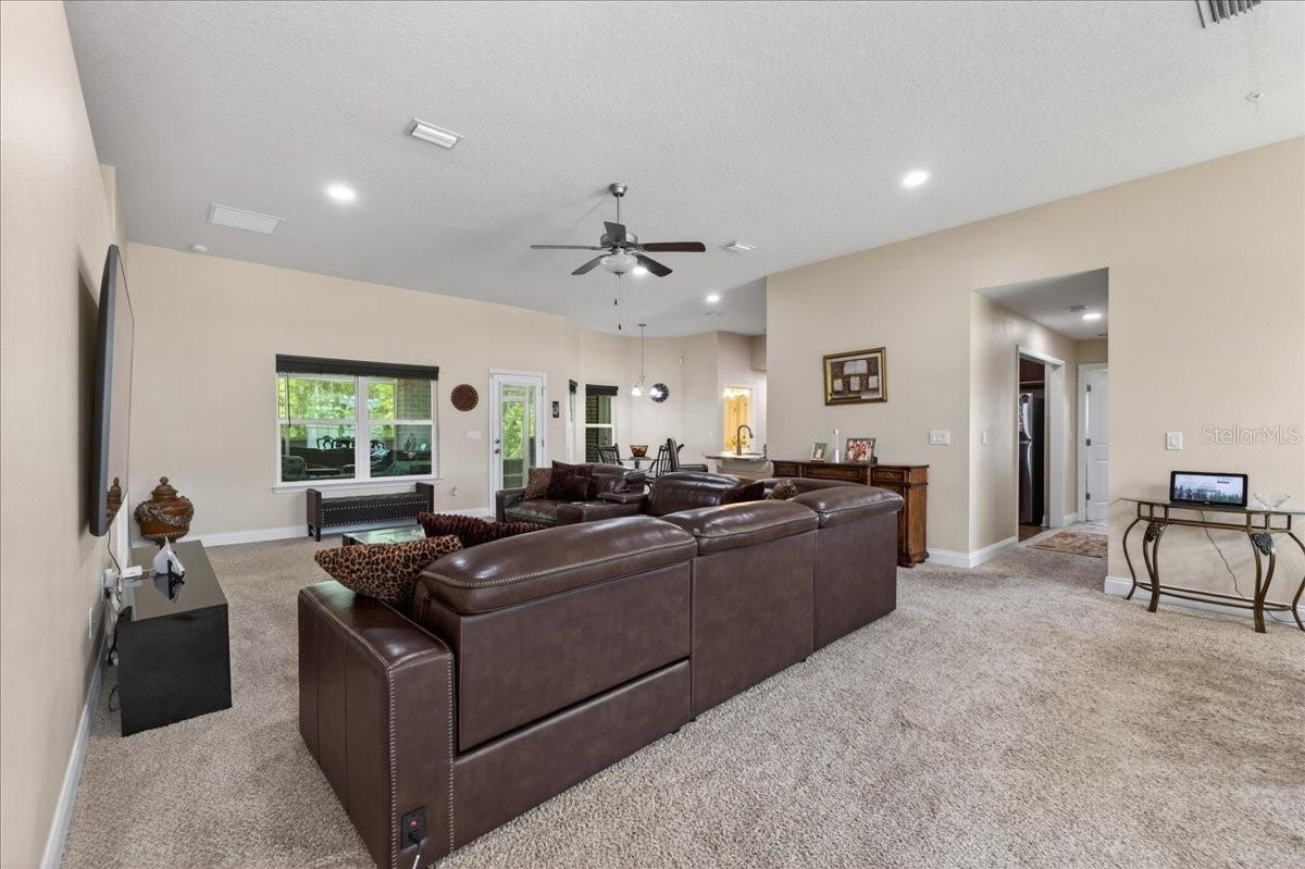 PALM COAST SECTION 65 BLOCK 00009 LOT 0017 SUBDIVI - Residential
