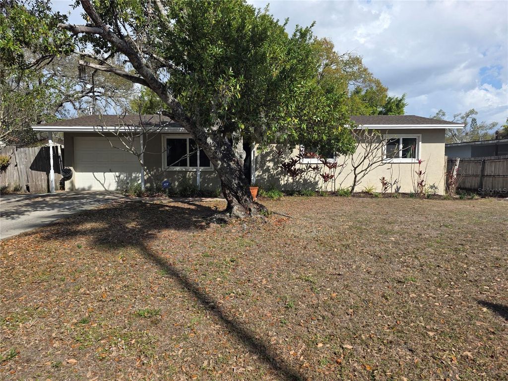Photo of 1015 Rhodes Avenue, Sarasota, FL 34237 (MLS # A4684797)