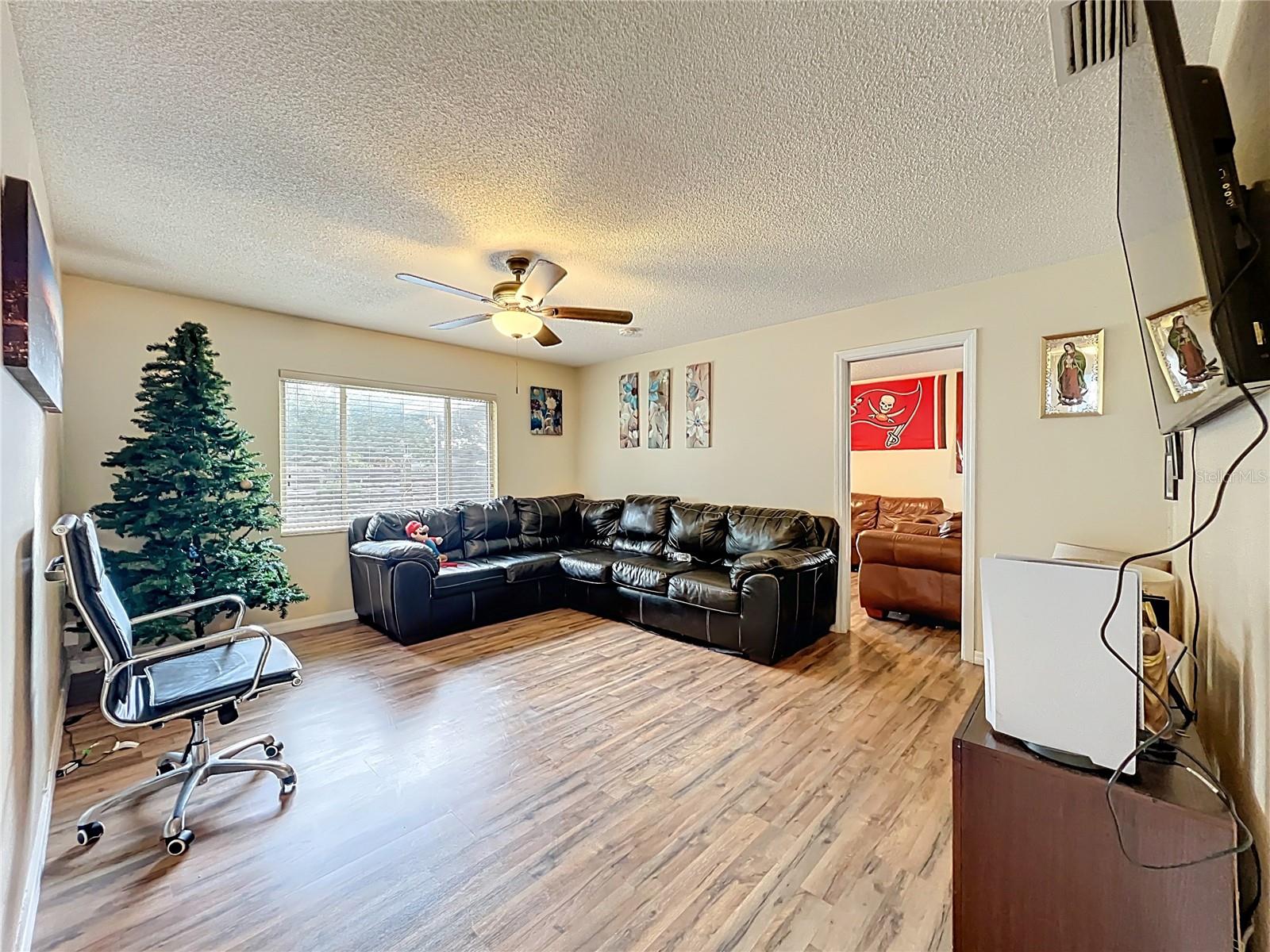 2512 EASTBROOK BOULEVARD