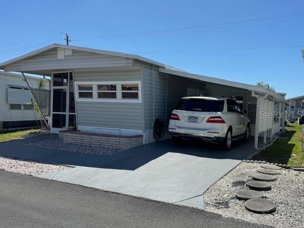 Photo of 200 Southwinds Drive, Sarasota, FL 34231 (MLS # A4686992)