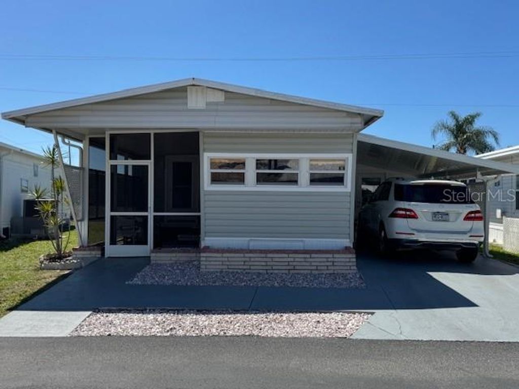 Photo of 200 Southwinds Drive, Sarasota, FL 34231 (MLS # A4686992)