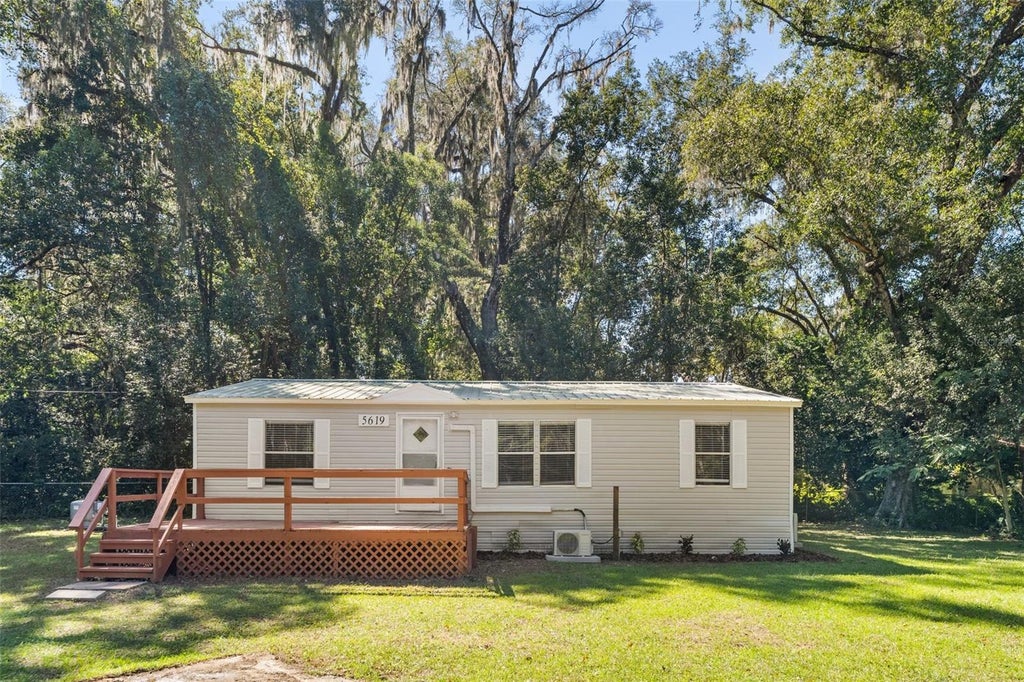 Photo of 5619 NE 79th Place, Gainesville, FL 32609 (MLS # OM734430)