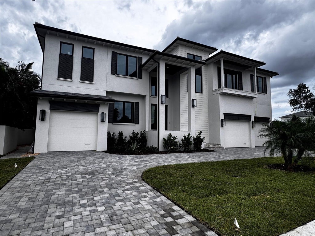 Photo of 626 Danube Avenue, Tampa, FL 33606 (MLS # TB8509584)