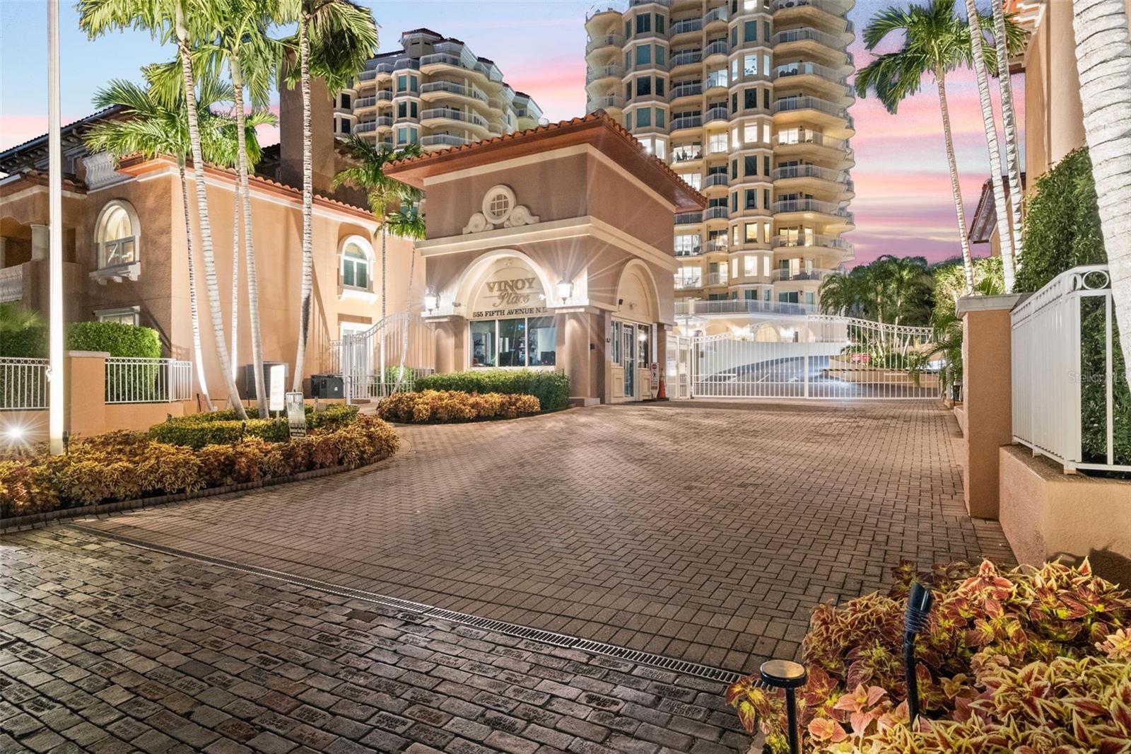 VINOY PLACE CONDO - Residential