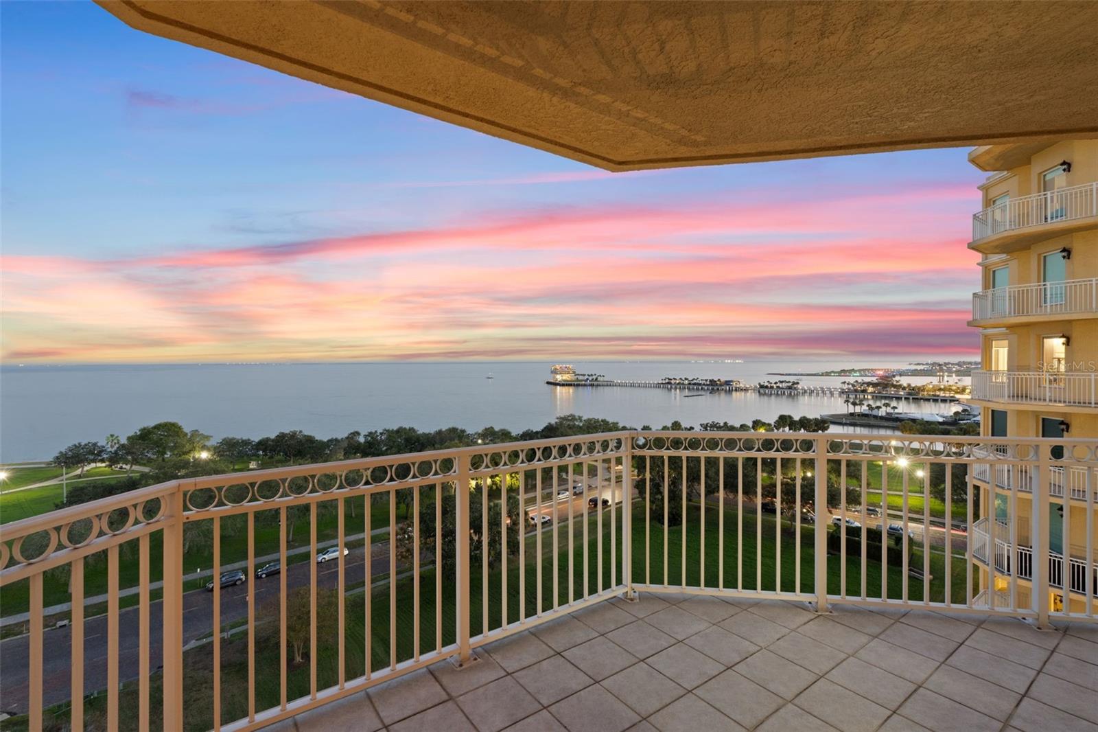 VINOY PLACE CONDO - Residential