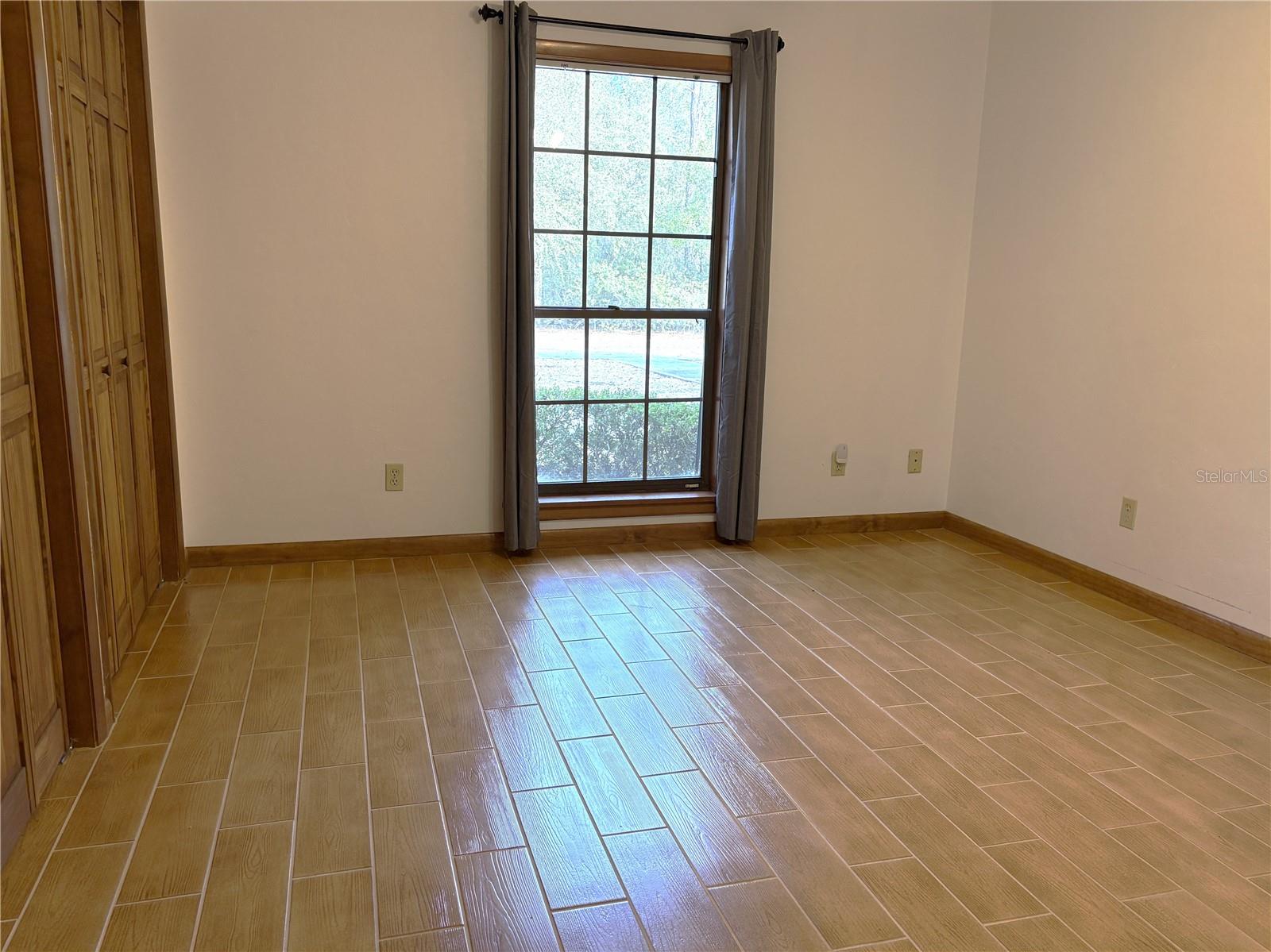 RAINBOW LAKES ESTATE - Residential