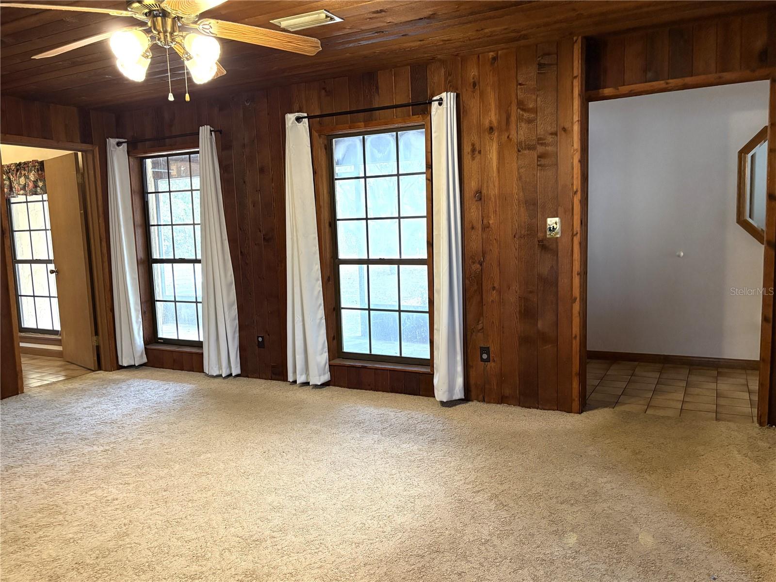 RAINBOW LAKES ESTATE - Residential