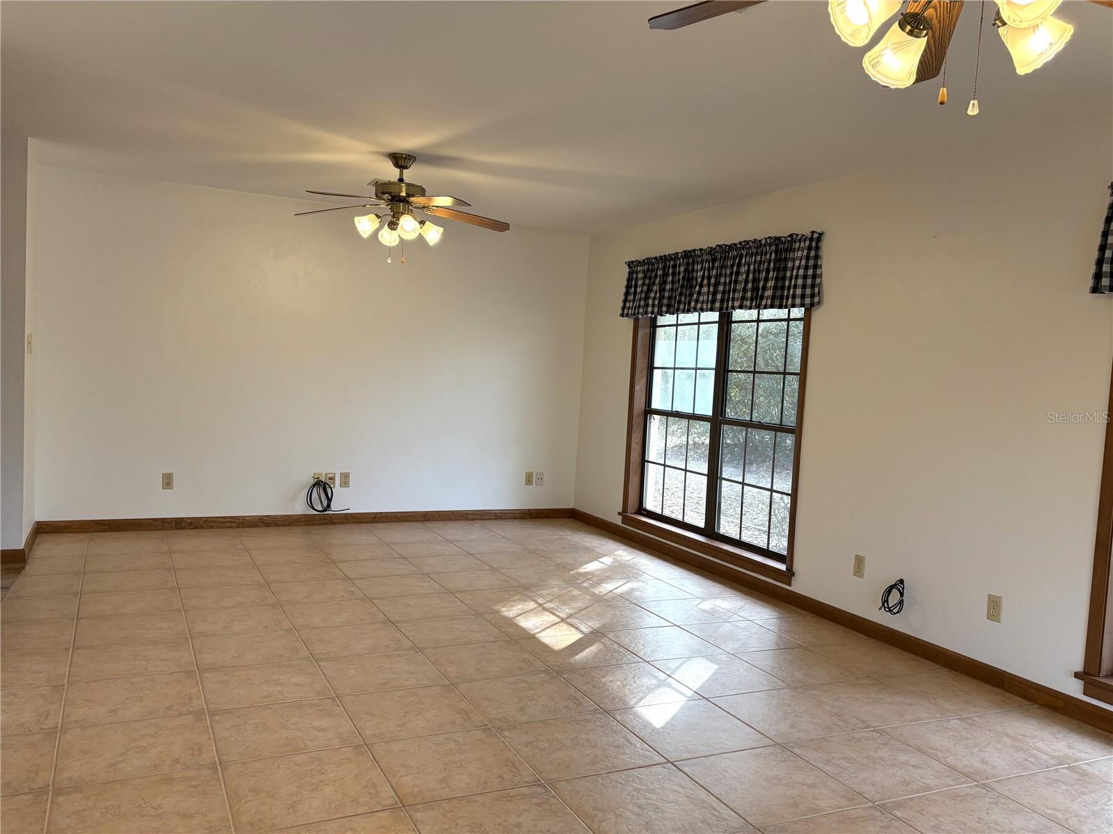 RAINBOW LAKES ESTATE - Residential