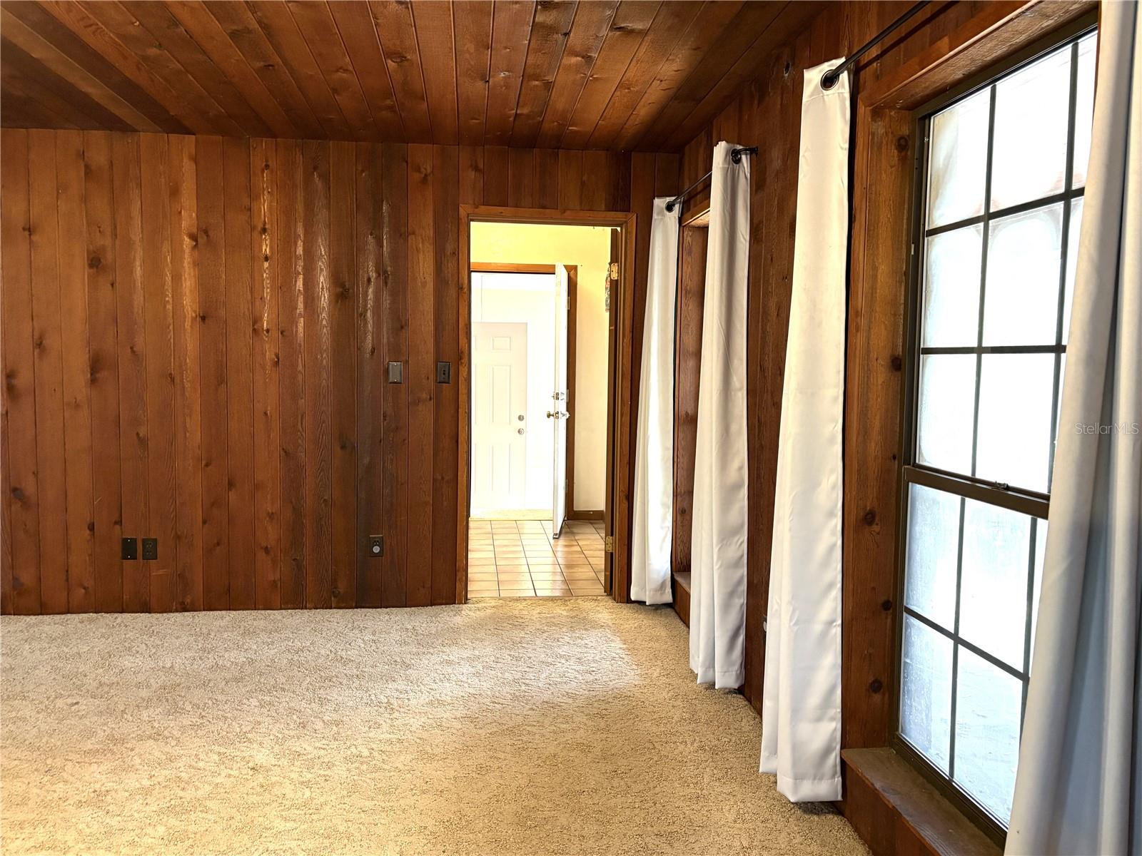 RAINBOW LAKES ESTATE - Residential