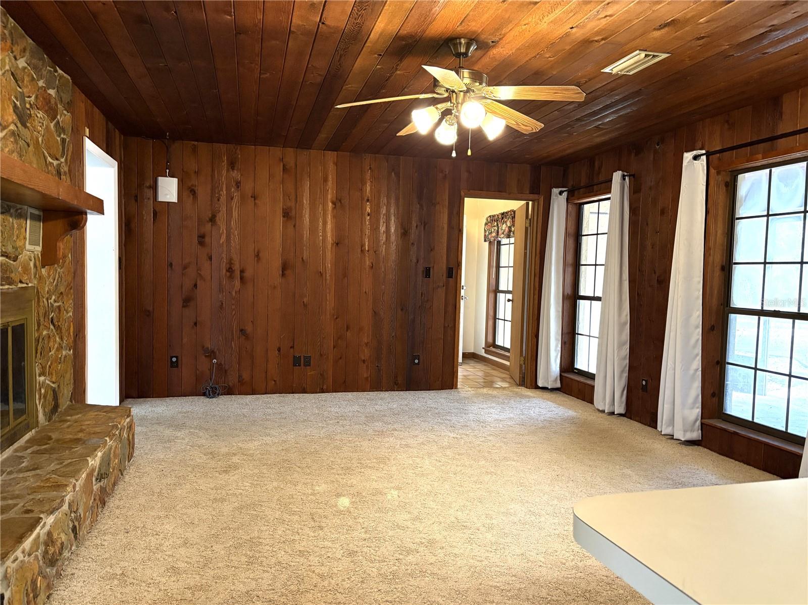 RAINBOW LAKES ESTATE - Residential