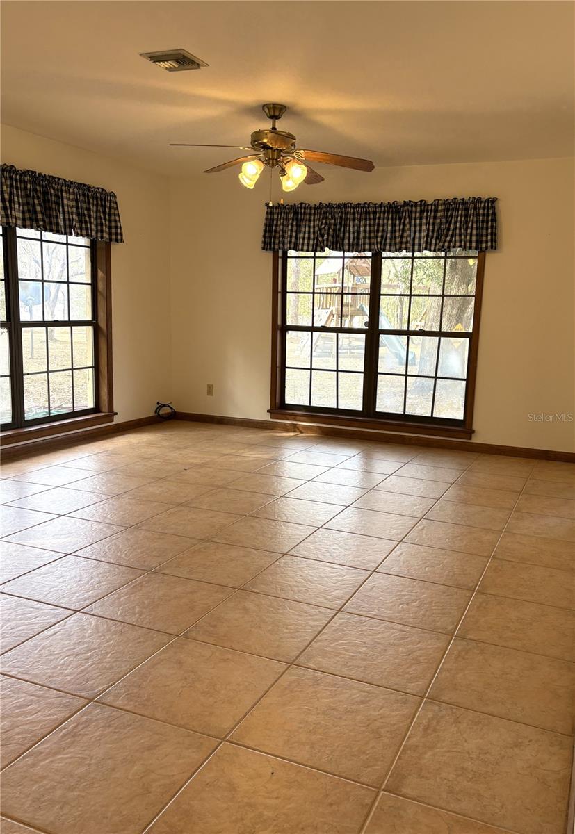 RAINBOW LAKES ESTATE - Residential