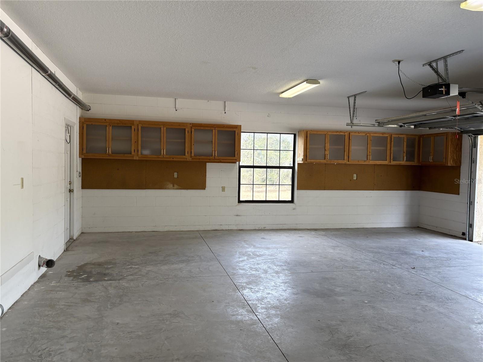 RAINBOW LAKES ESTATE - Residential