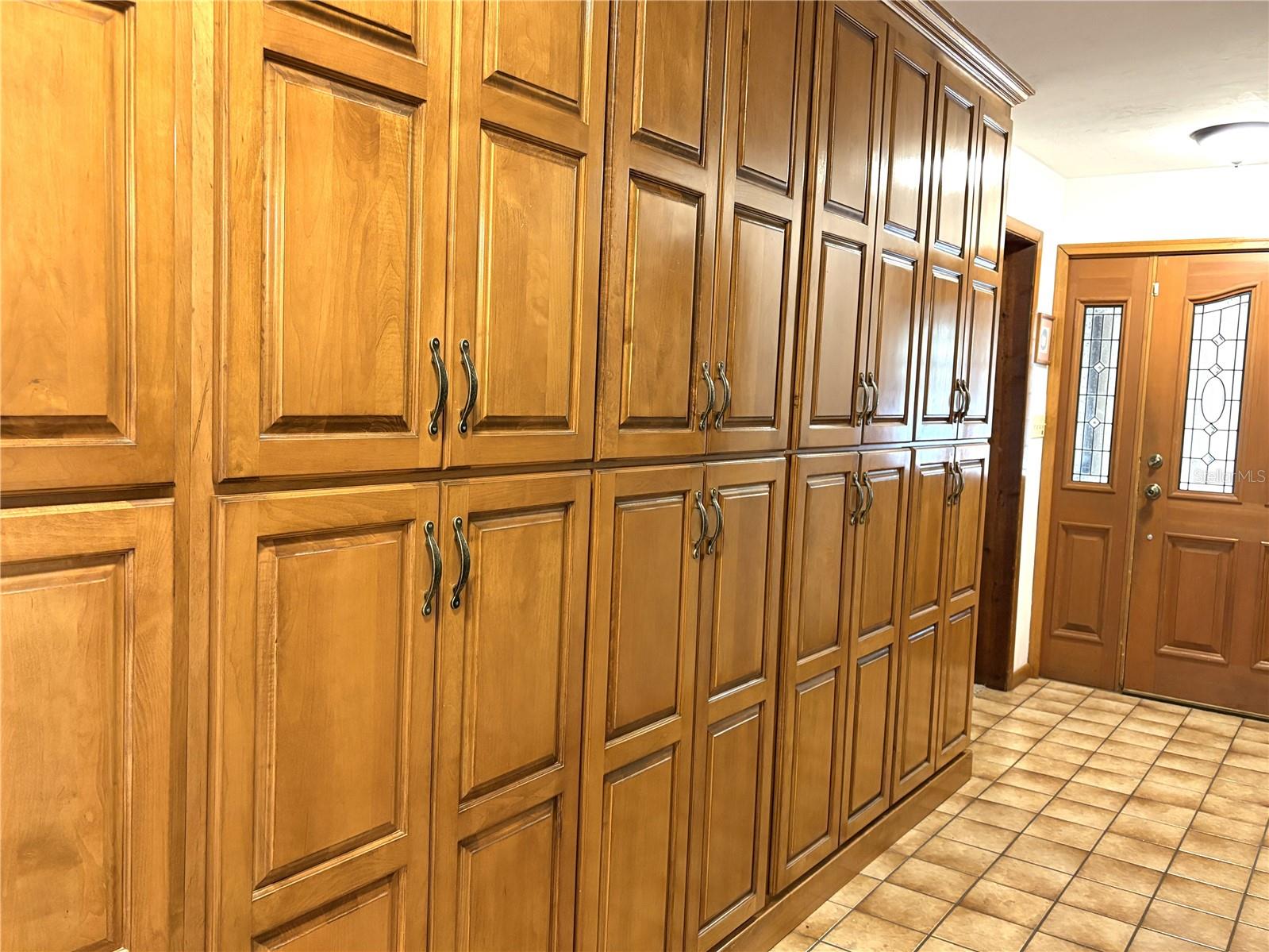 RAINBOW LAKES ESTATE - Residential