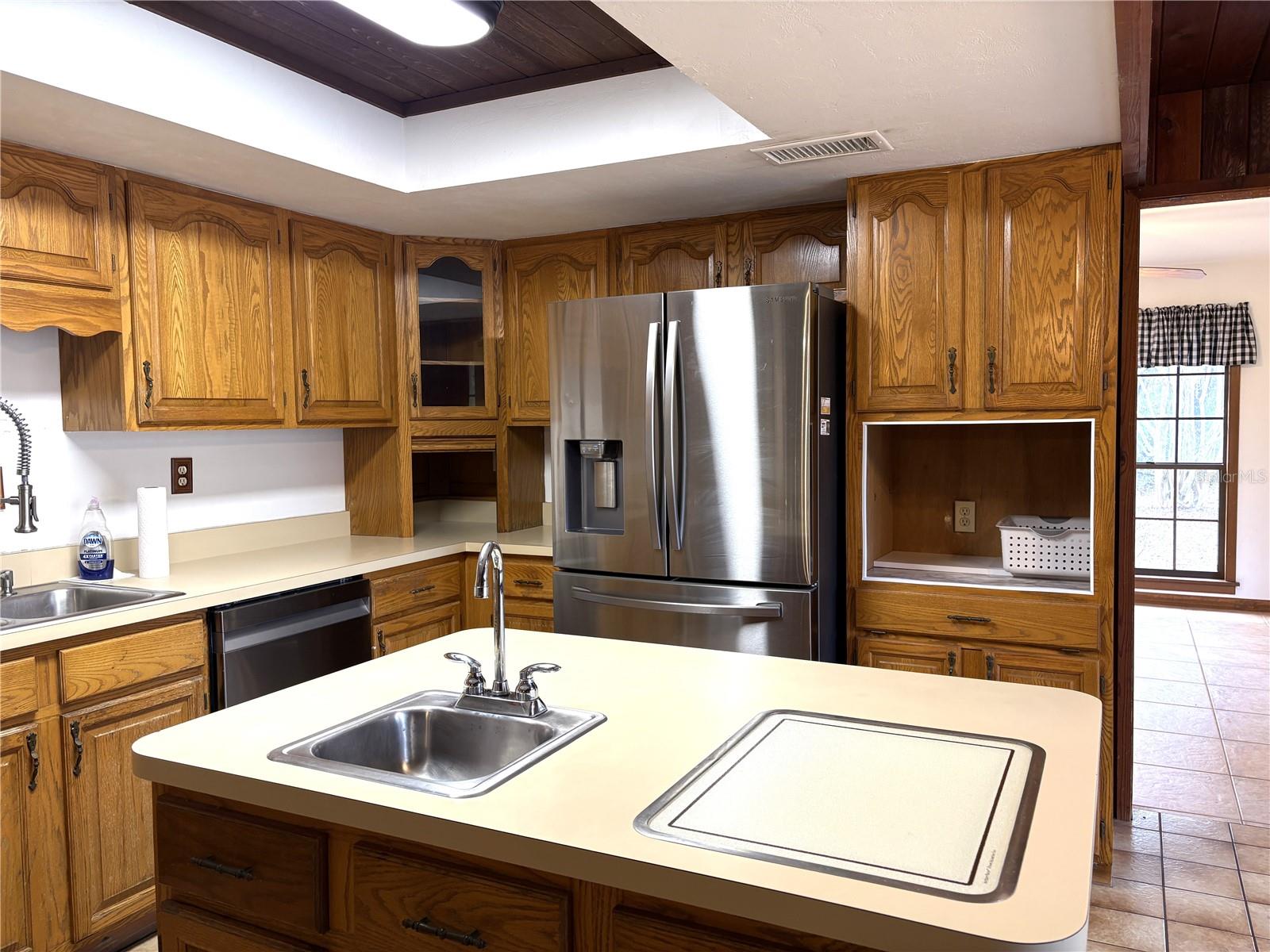 RAINBOW LAKES ESTATE - Residential