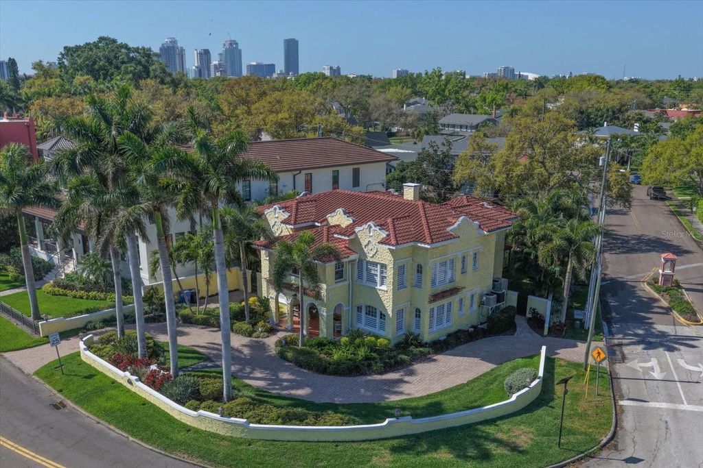 Photo of 2050 Coffee Pot Boulevard NE, St Petersburg, FL 33704 (MLS # TB8485425)