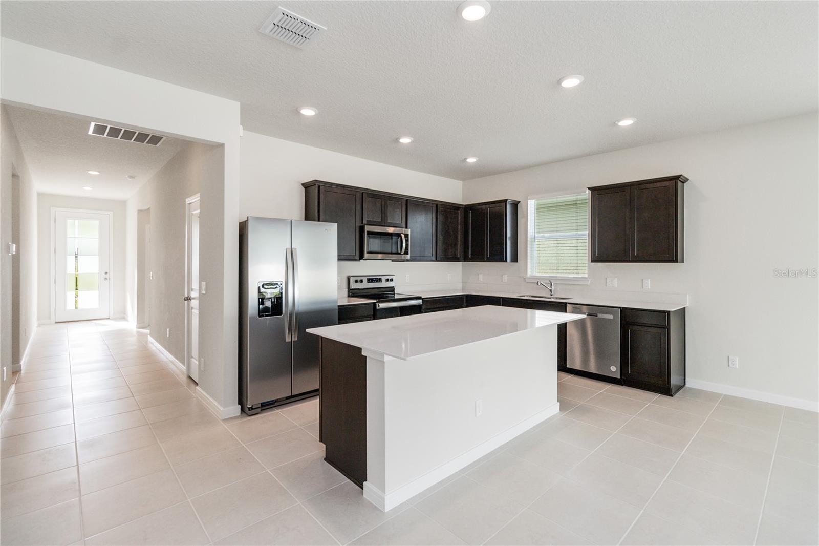 AMELIA GROVES - Residential Lease