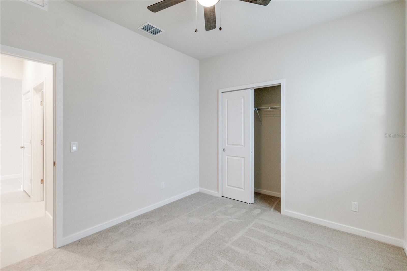 AMELIA GROVES - Residential Lease