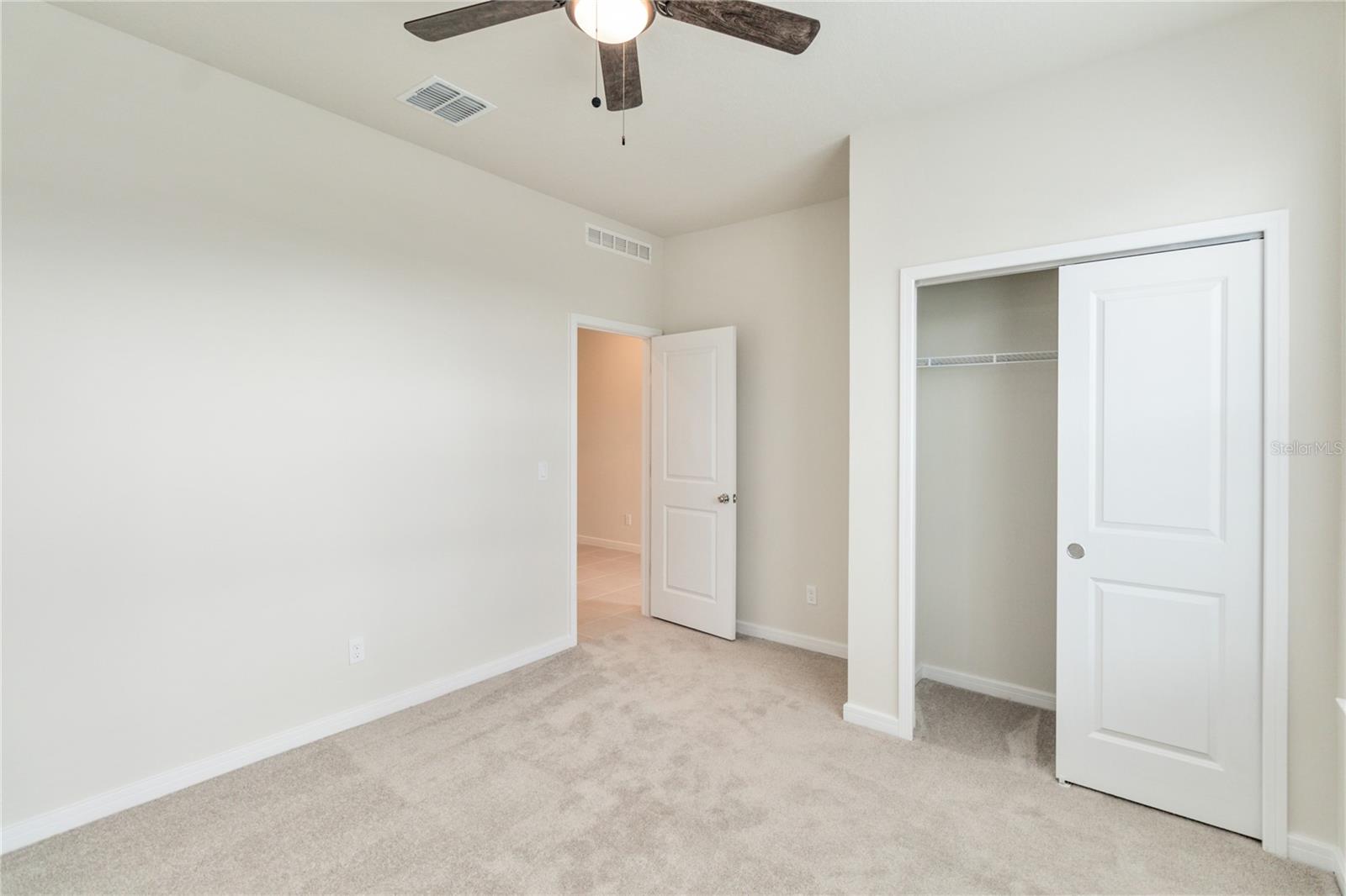 AMELIA GROVES - Residential Lease