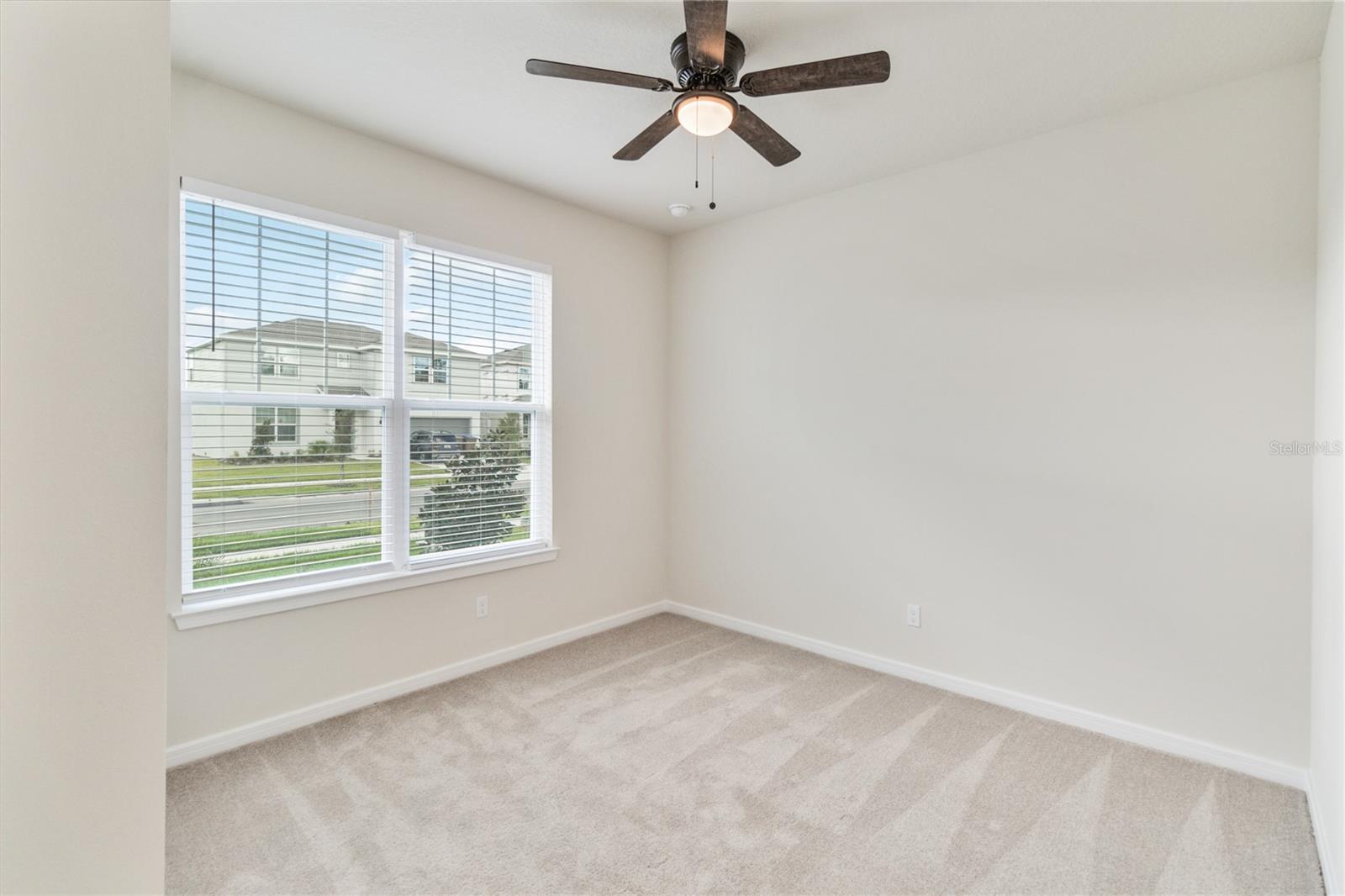 AMELIA GROVES - Residential Lease