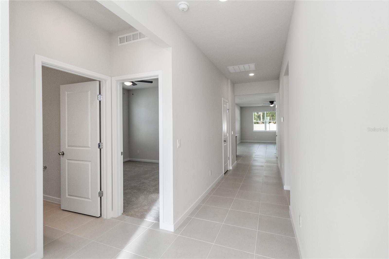 AMELIA GROVES - Residential Lease