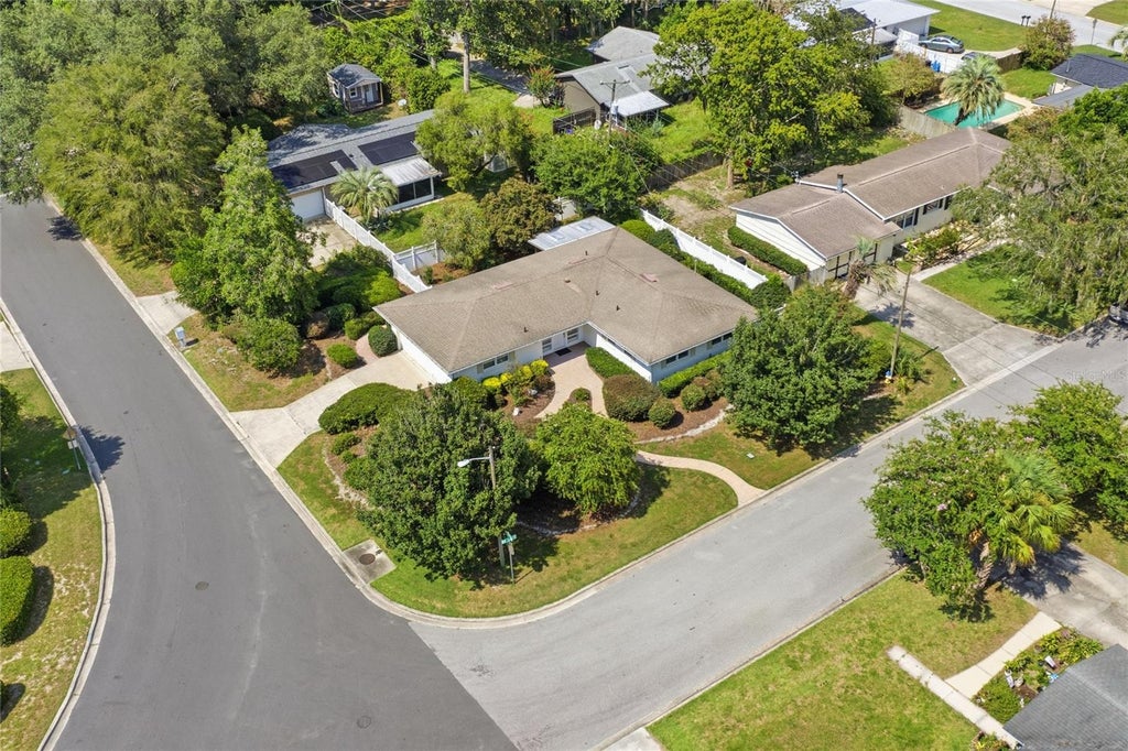 Photo of 2138 NW 30th Place, Gainesville, FL 32605 (MLS # GC542249)