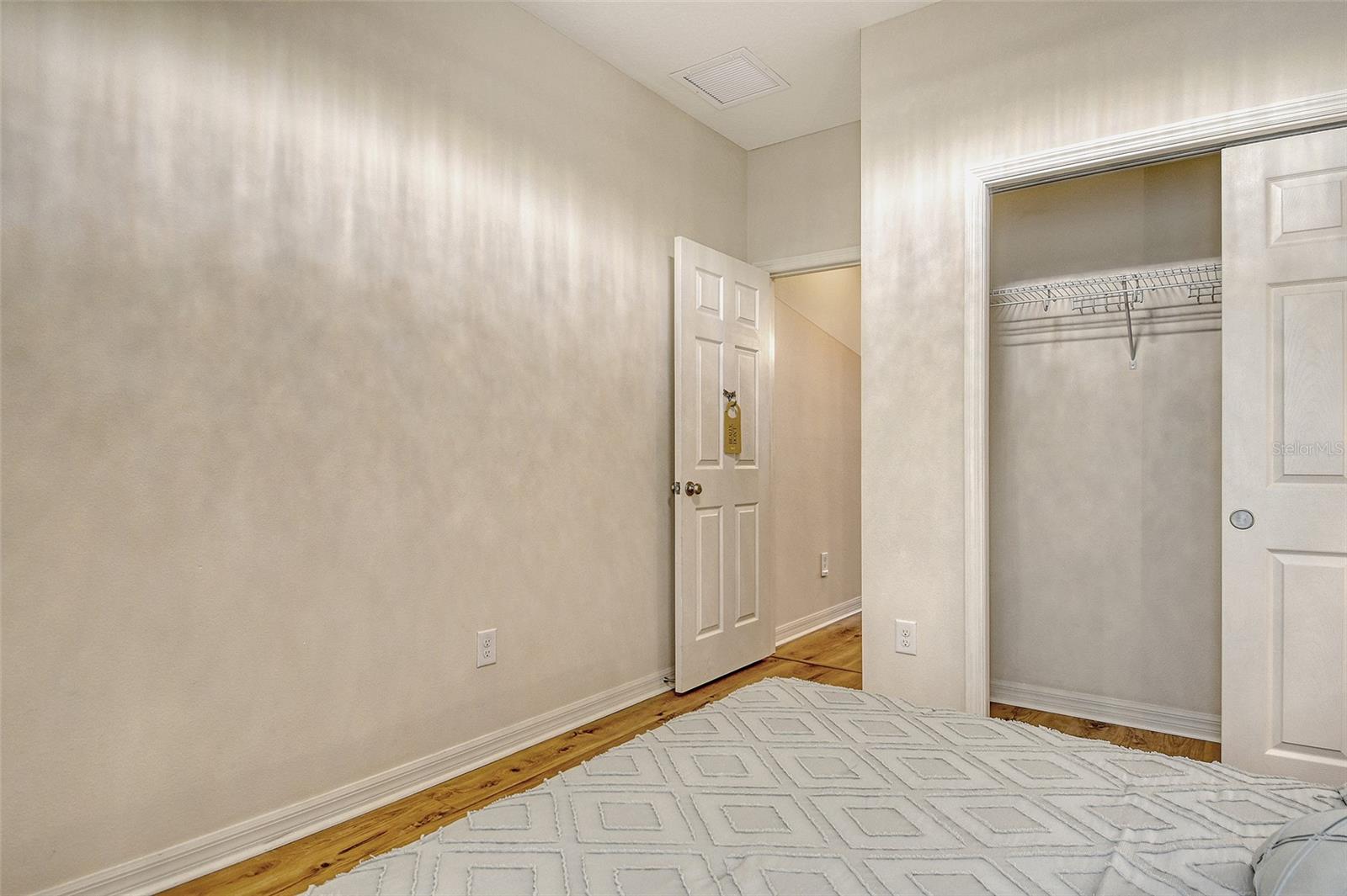 ARBOR LAKES ON PALMER RANCH - Residential Lease
