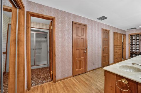 Tiny photo for 2411 SE 15th Street, Ocala, FL 34471 (MLS # OM727992)