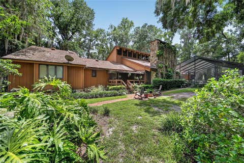 Tiny photo for 2411 SE 15th Street, Ocala, FL 34471 (MLS # OM727992)