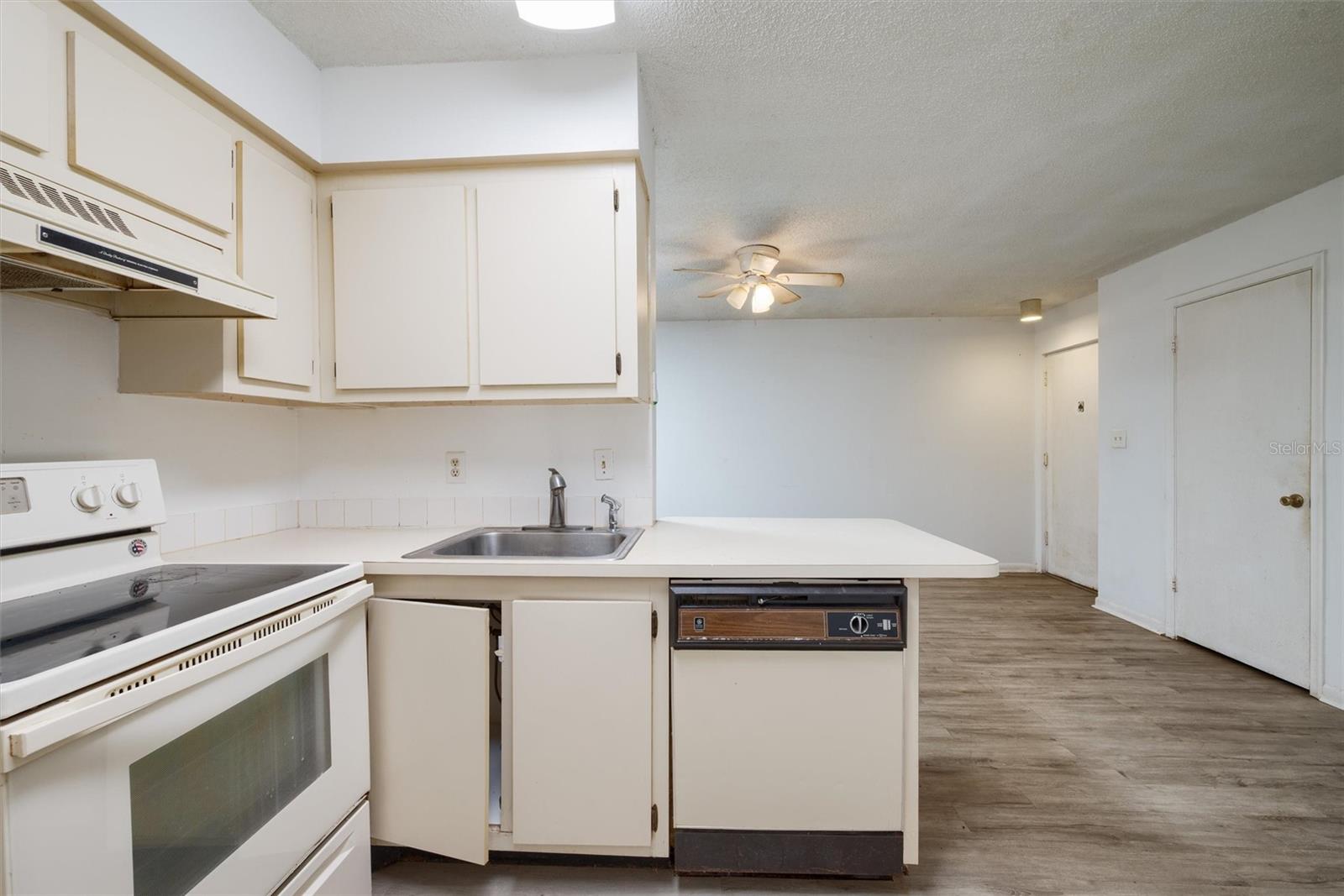 SOUTHPOINTE CONDO - Residential