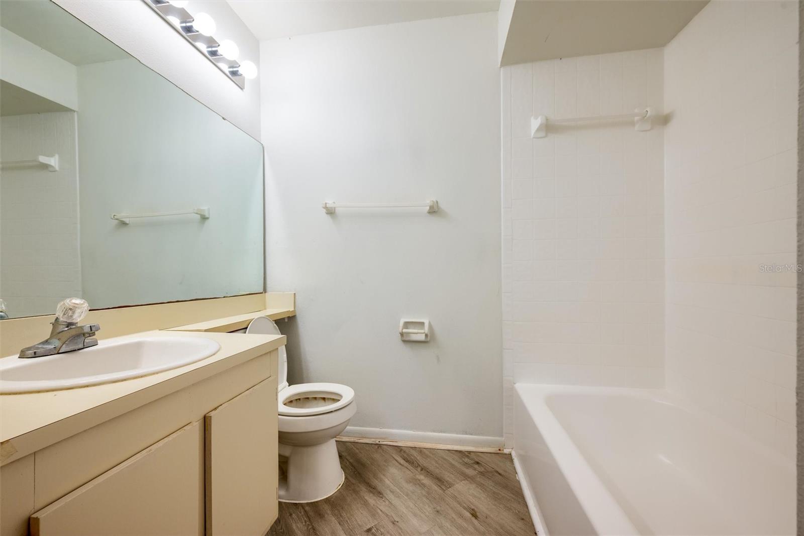 SOUTHPOINTE CONDO - Residential