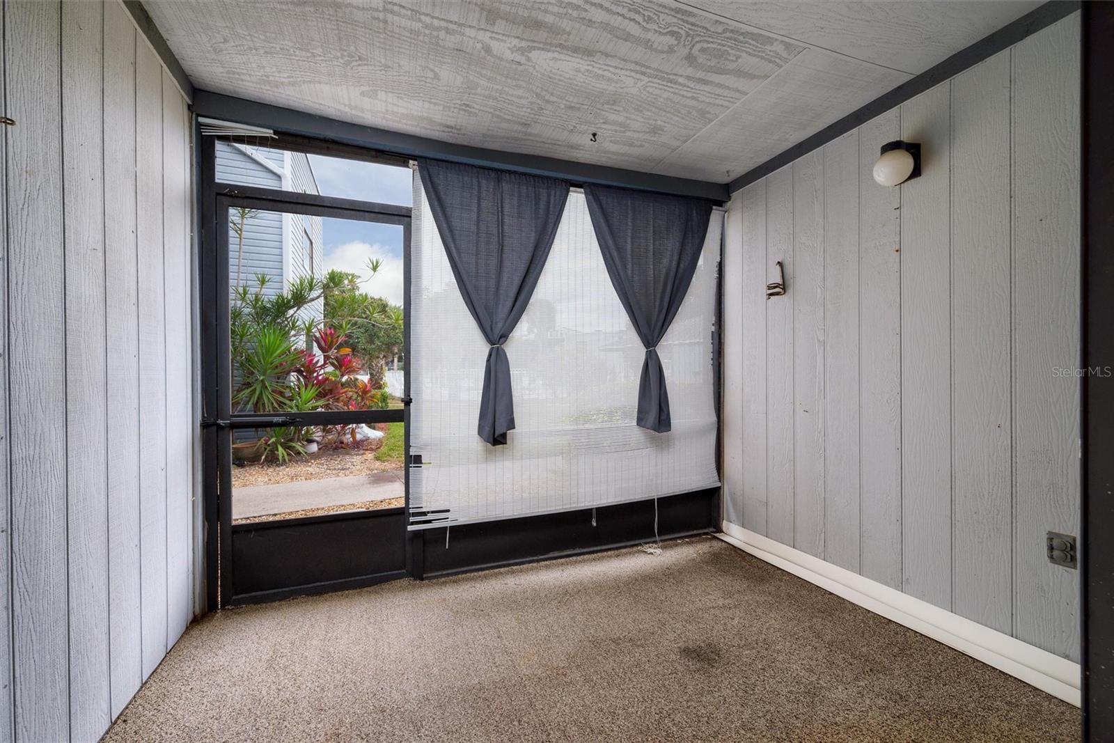 SOUTHPOINTE CONDO - Residential